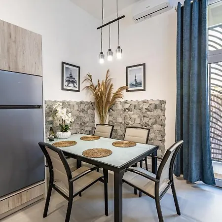 Exquisite With An Original Design Apartmán *