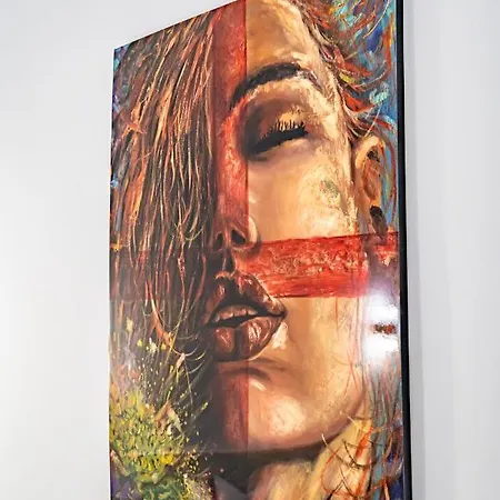 Exquisite With An Original Design * Valencia