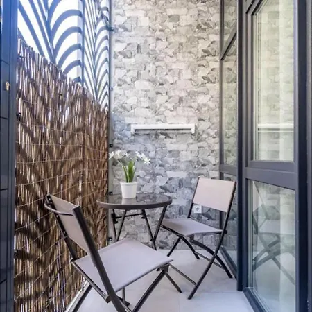 Exquisite With An Original Design Daire