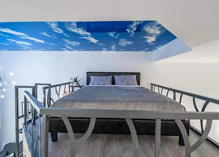 Exquisite With An Original Design * Valencia