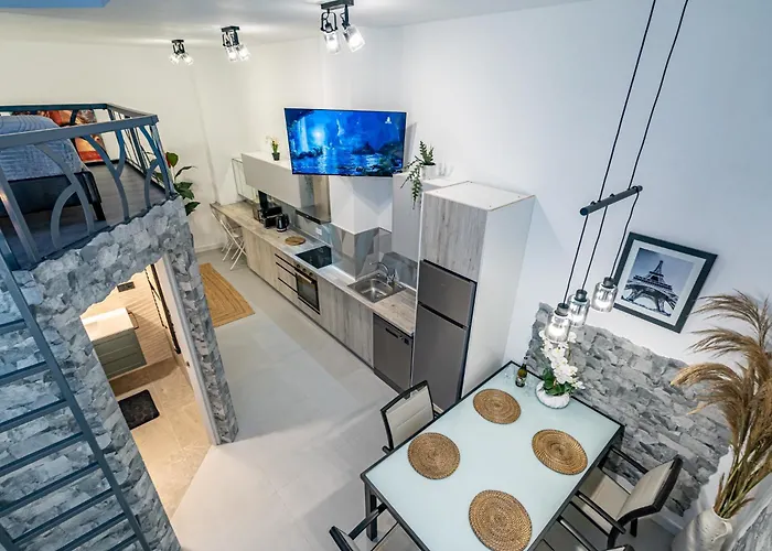 Exquisite With An Original Design Apartmán